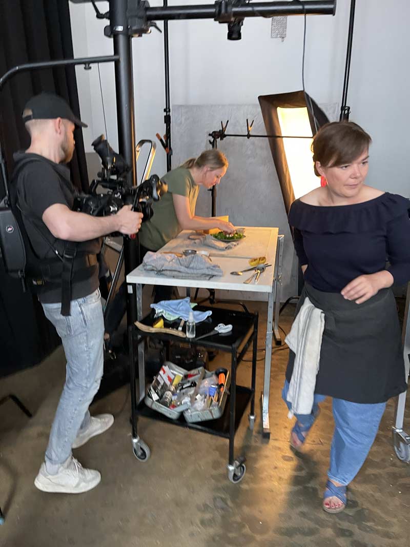 Toinen kuvauspaikka on rakennettu annoskuvia varten