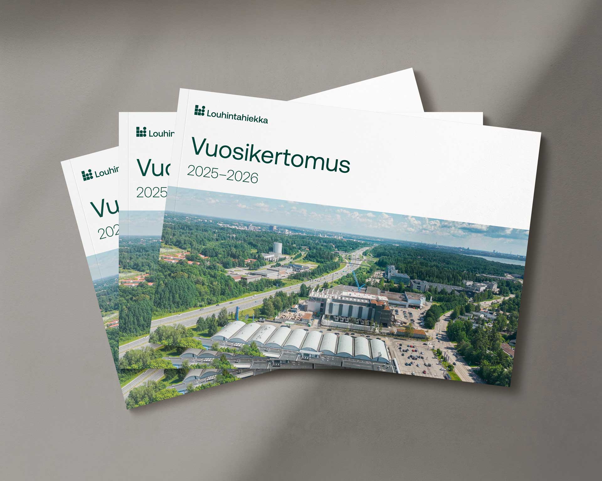 Vuosikertomuksen graafinen suunnittelu ja taitto Louhintahiekka Oy:lle